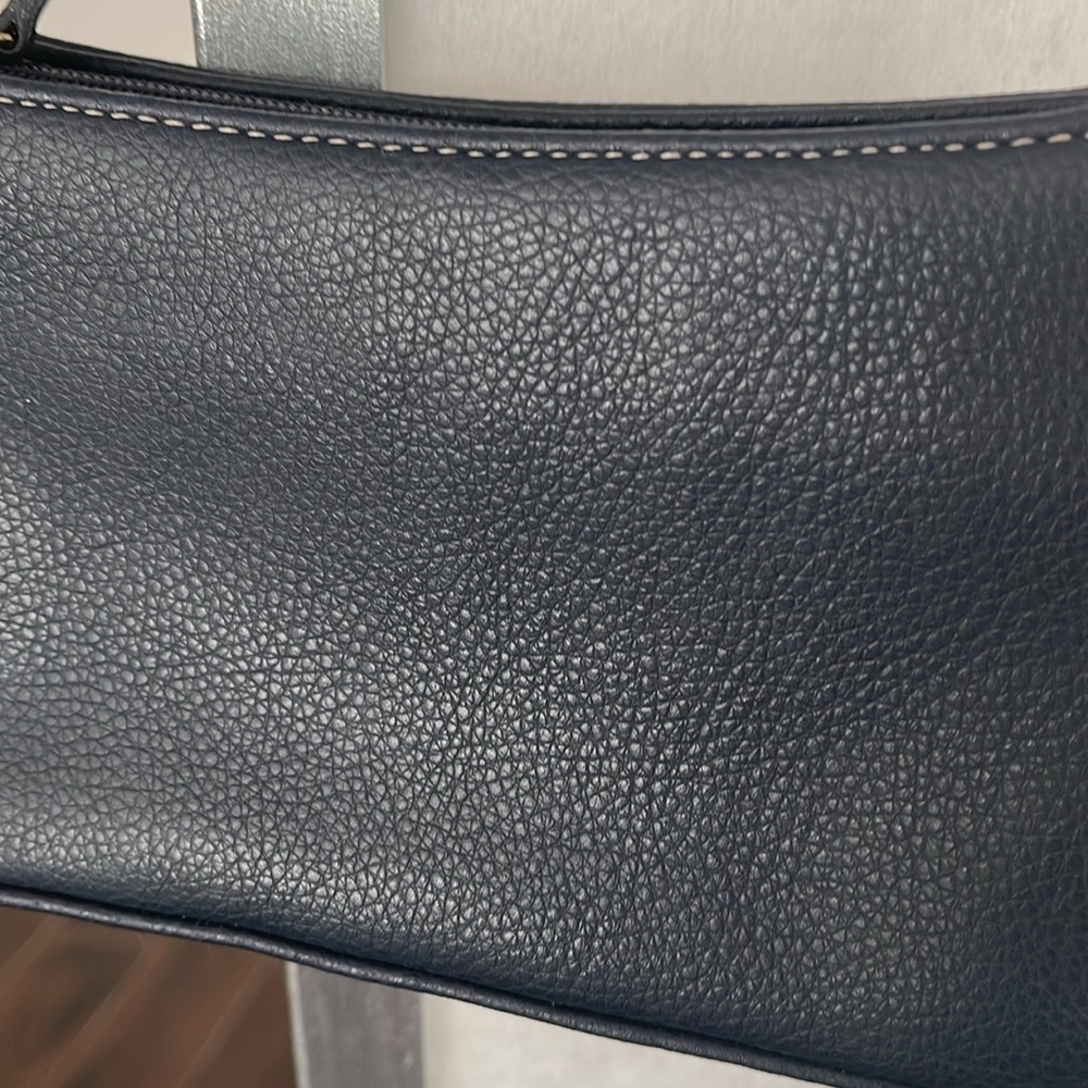 Leather ♥️ - Picture 2 of 7